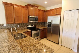 8899 NW 98th Ave in Doral, FL - Building Photo - Building Photo