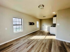 412 NW 3rd St in Lawton, OK - Building Photo