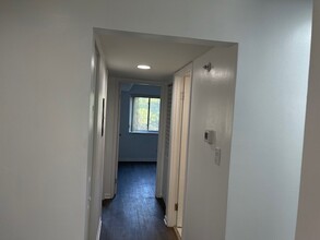 1001 Buccaneer Dr, Unit 3 in Schaumburg, IL - Building Photo - Building Photo