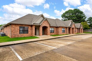 St James Park Apartments in Conway, AR - Building Photo