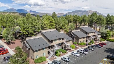 Woodlands Village Apartments in Flagstaff, AZ - Building Photo - Building Photo