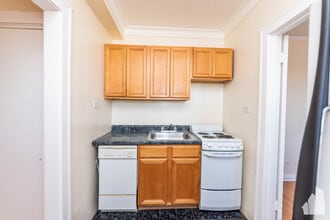 4521 Malden St, Unit 207 in Chicago, IL - Building Photo - Building Photo