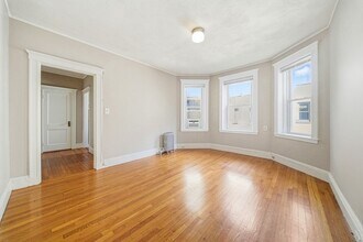 131 Park Dr in Boston, MA - Building Photo - Building Photo