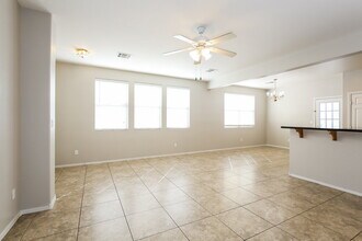 5633 N Lookout Crest St in North Las Vegas, NV - Foto de edificio - Building Photo