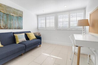 2048 Harbor Ln in Naples, FL - Building Photo - Building Photo