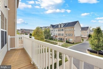 3607 Doc Berlin Dr in Silver Spring, MD - Building Photo - Building Photo