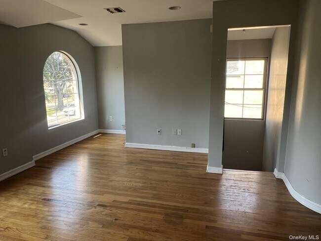 61-31 136th St in Queens, NY - Building Photo - Building Photo