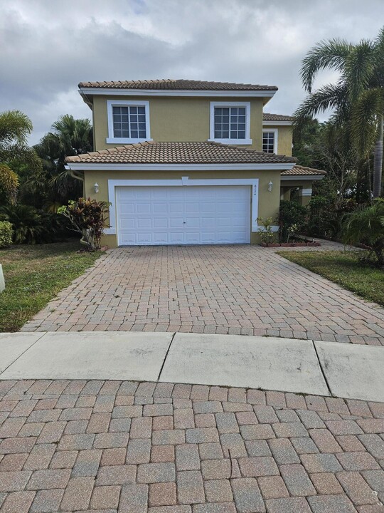 6174 Adriatic Way in Greenacres, FL - Building Photo