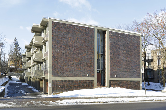 Kentley House in Pittsburgh, PA - Building Photo - Building Photo