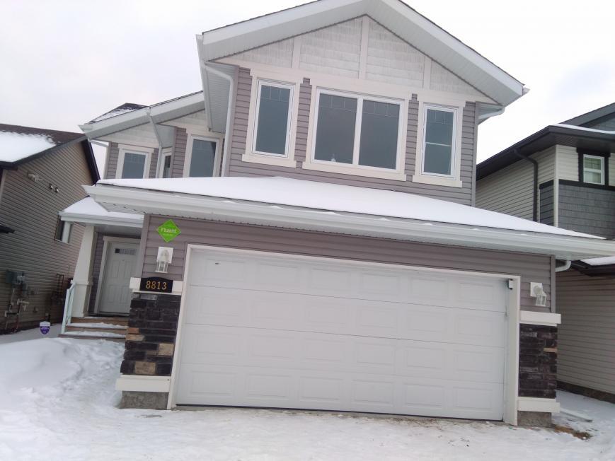 8813-8894 94 Ave in Grande Prairie, AB - Building Photo