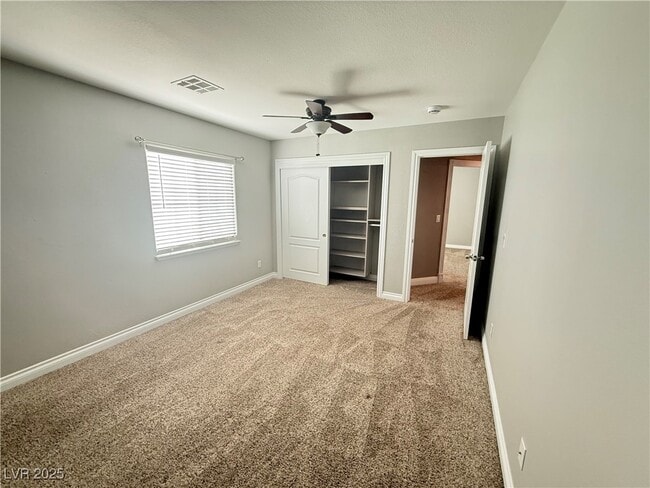 property at 6213 N Foxhunt Ave