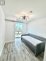 5740 Yonge St in Toronto, ON - Building Photo