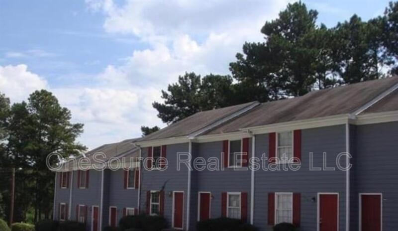 2737 Evans Mill Dr in Lithonia, GA - Building Photo