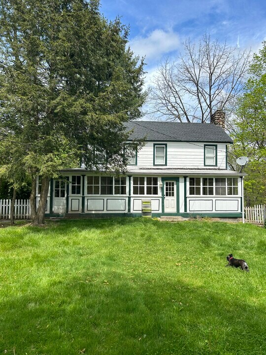 54 Johnsontown Rd in Sloatsburg, NY - Building Photo