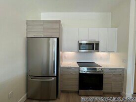 1079 Commonwealth Ave, Unit 248 in Boston, MA - Building Photo