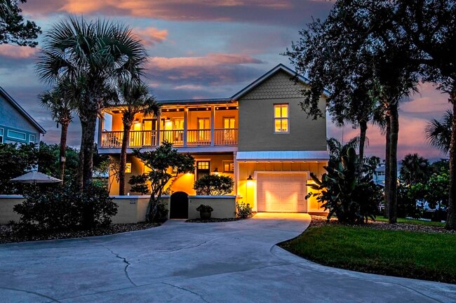312 Amelia Ct