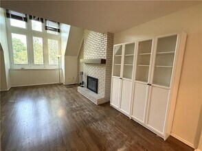 5922 Howe St in Pittsburgh, PA - Building Photo - Building Photo