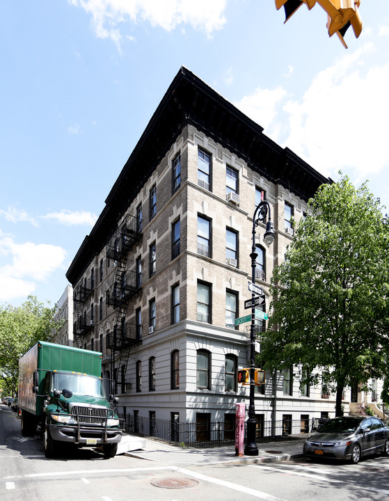 383 Clinton St in Brooklyn, NY - Building Photo