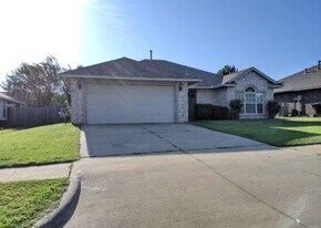 8324 Aspen Hills Dr in Oklahoma City, OK - Building Photo