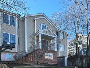 120 Massachusetts Ave in Lexington, MA - Foto de edificio - Building Photo