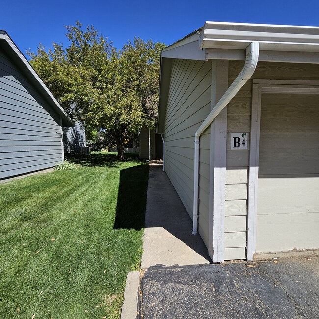 3500 Rolling Green Dr, Unit B4 in Fort Collins, CO - Foto de edificio - Building Photo