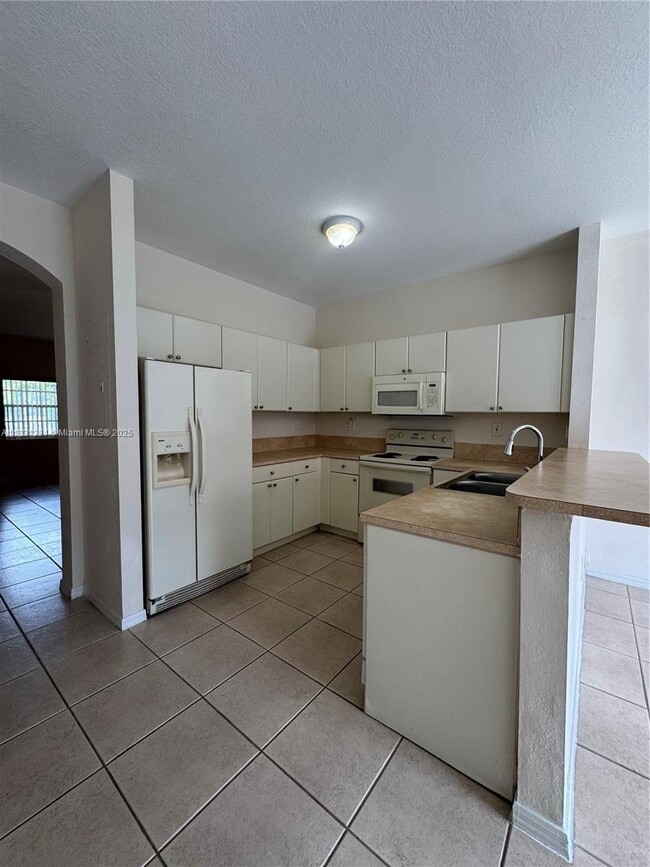 18172 SW 109th Pl in Miami, FL - Building Photo - Building Photo