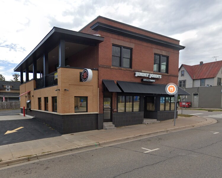 800 N 3rd St, Unit 1 in Marquette, MI - Foto de edificio