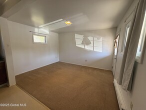 524 Maple Ave in Saratoga Springs, NY - Building Photo - Building Photo