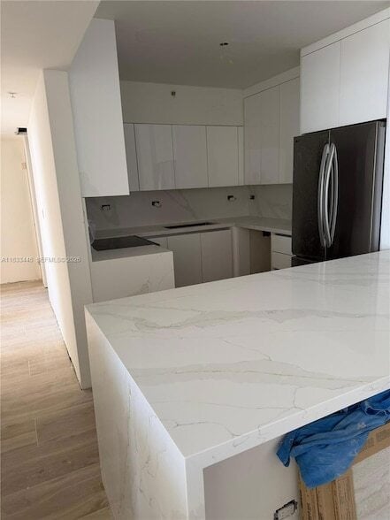 1500 Bay Rd, Unit 724S in Miami Beach, FL - Building Photo - Building Photo