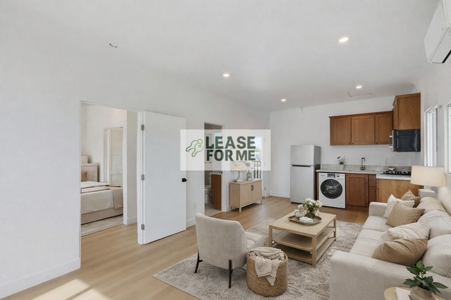 8959 Hargis St in Los Angeles, CA - Building Photo - Building Photo