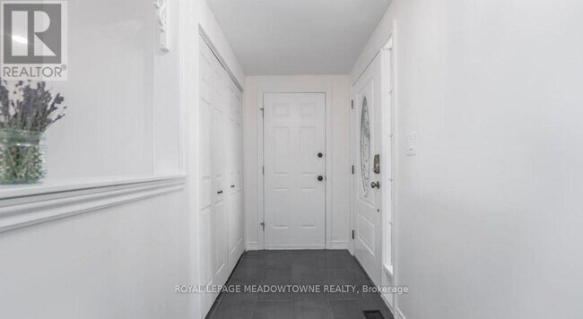 47 Ruffian Rd in Brantford, ON - Building Photo - Building Photo