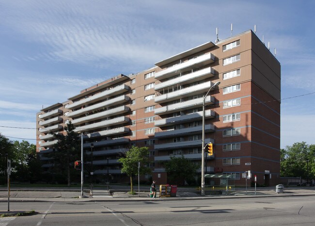 Dundas Gooch in Toronto, ON - Building Photo - Building Photo