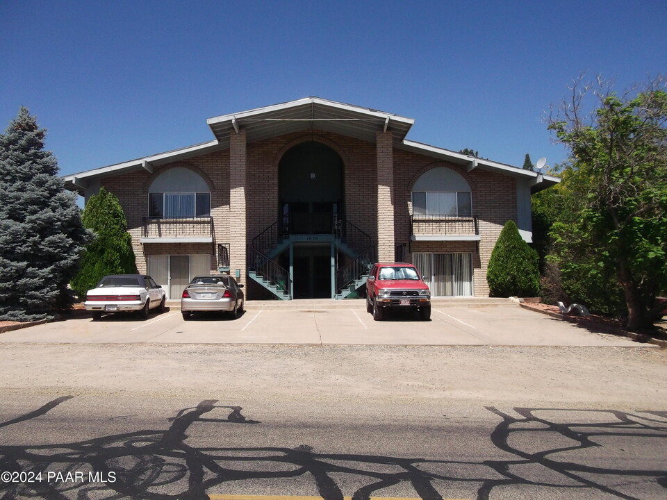 1050 N Old Chisholm Trail in Dewey, AZ - Building Photo