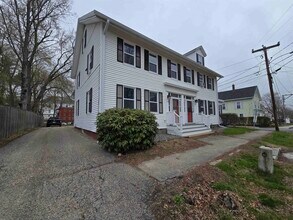 22 South St in Rollinsford, NH - Building Photo - Building Photo