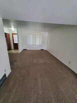 650-670 S 60th St. (9 Unit) in West Allis, WI - Building Photo