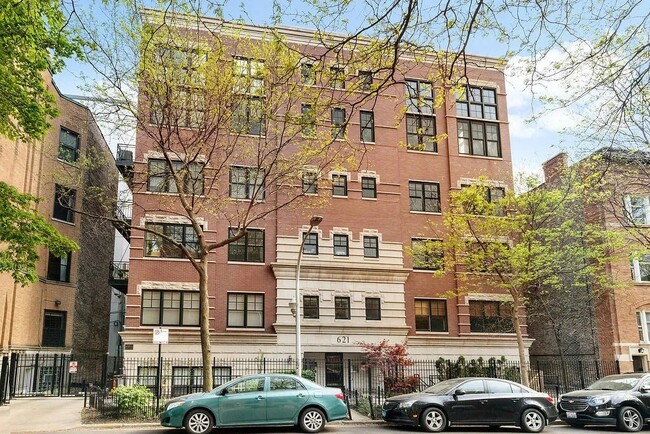 property at 621 W Barry Ave