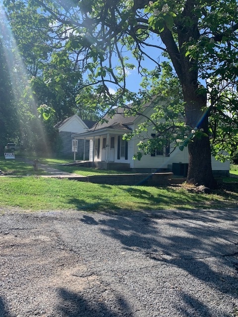 202 W 2nd St in Rector, AR - Building Photo - Building Photo