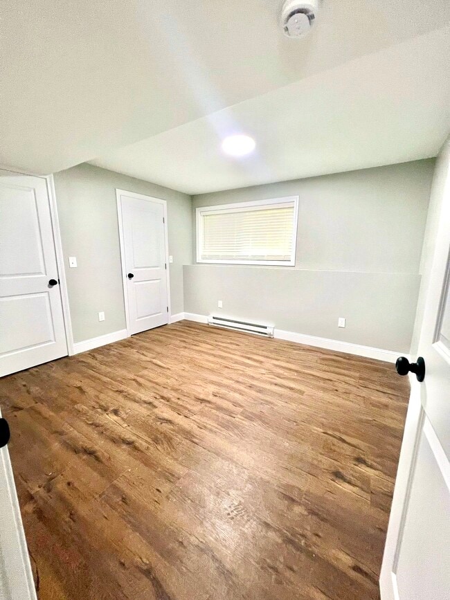 28 Grosvenor Ave, Unit 1