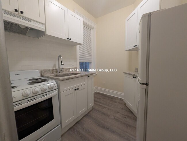 29 Park Dr in Boston, MA - Foto de edificio - Building Photo