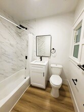 1175 E Broadway in Long Beach, CA - Foto de edificio - Building Photo