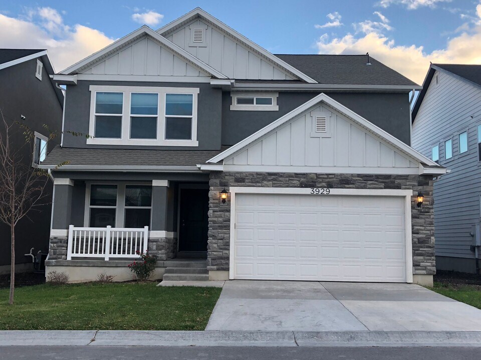 3929 W 1800 N in Lehi, UT - Building Photo
