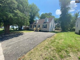 3915 E Chatham Dr in Richmond, VA - Building Photo