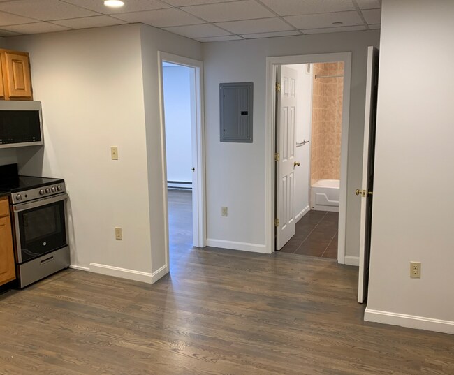 61 Park Dr, Unit A in Boston, MA - Building Photo - Building Photo