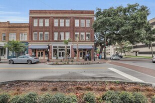 321 W Broughton St, Unit 5 in Savannah, GA - Building Photo