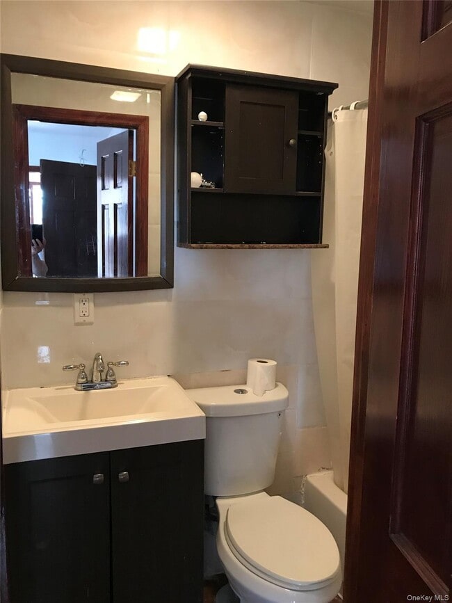 57-30 Main St in Queens, NY - Building Photo - Building Photo