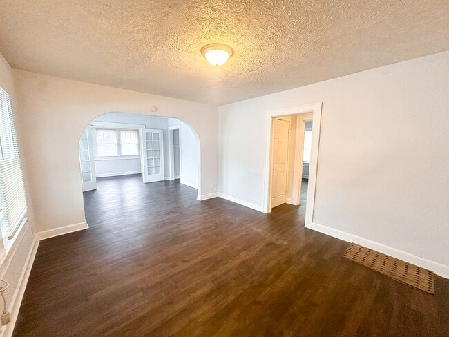 136 W 37th St in Indianapolis, IN - Building Photo - Building Photo