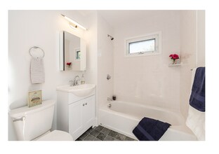 10 Stone Pl, Unit 2 in Somerville, MA - Building Photo - Building Photo