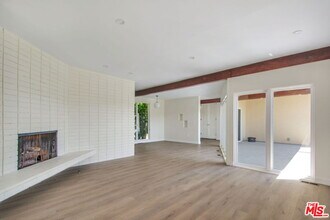 2121 Stradella Rd in Los Angeles, CA - Building Photo - Building Photo