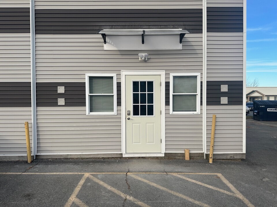 218 College Ave, Unit Auto Detail Shop in Waterville, ME - Building Photo