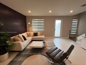 10355 NW 66th St in Doral, FL - Building Photo - Building Photo